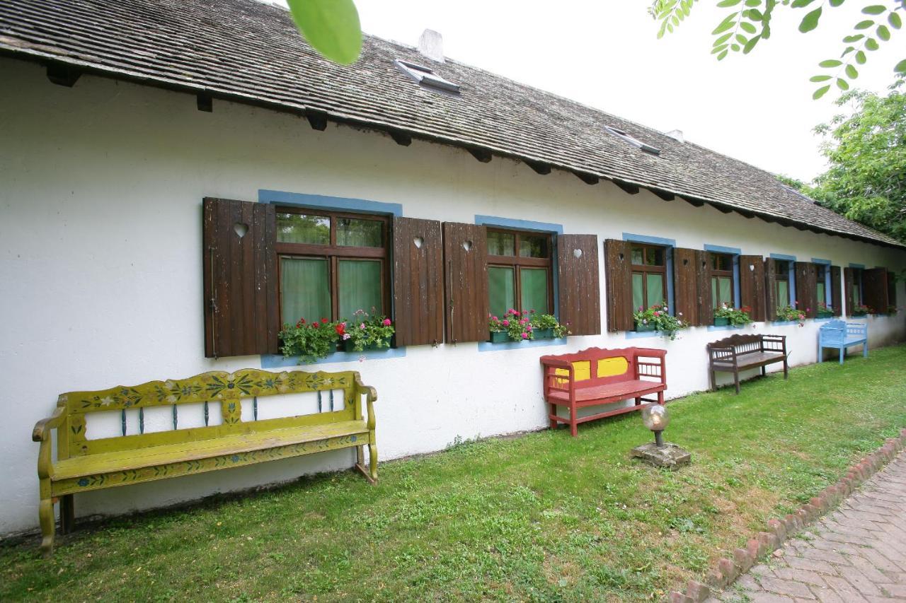 Hotel Salas 137 Cenej Exterior foto